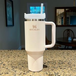 Rose Quartz 40z Stanley